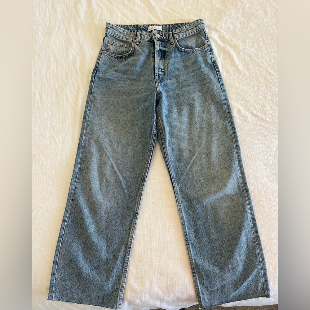 Zara HI-RISE STRAIGHT LEG JEANS TRF